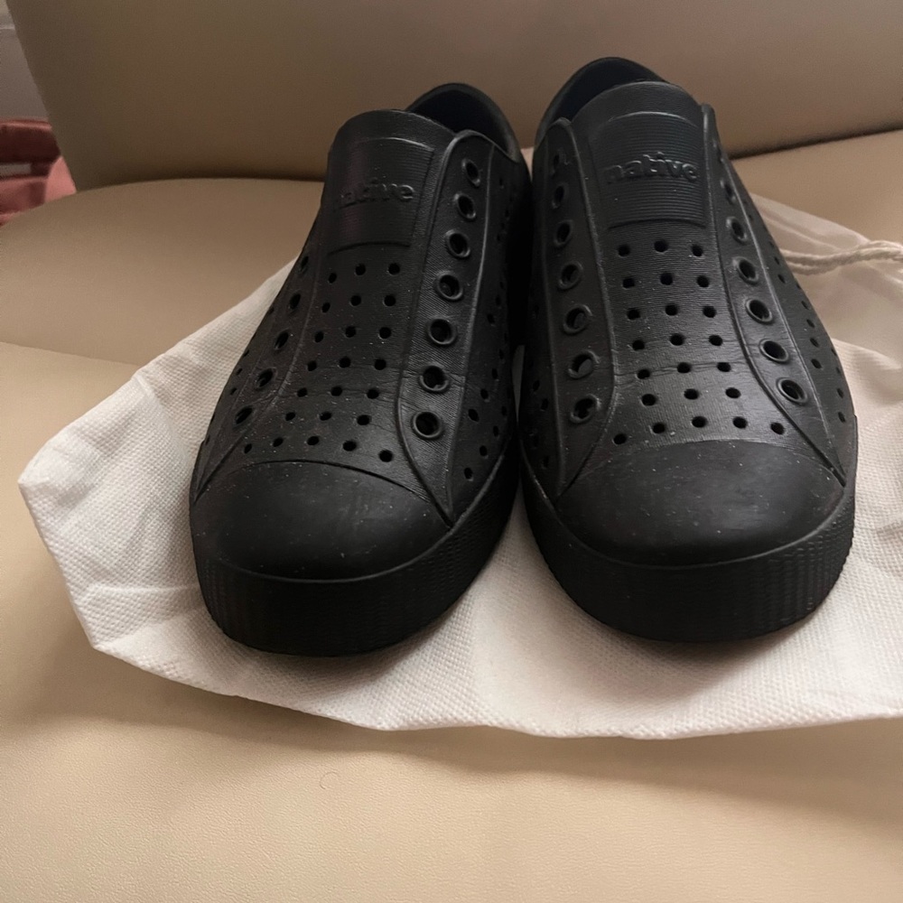 Native Shoes Black